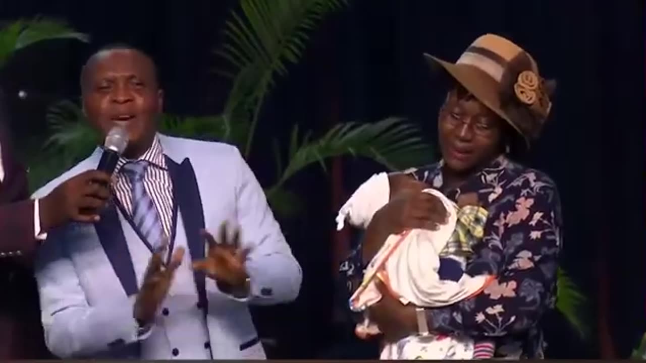 LADY WITHOUT WOMB GIVES BIRTH TO A BOUNCING BABY BOY