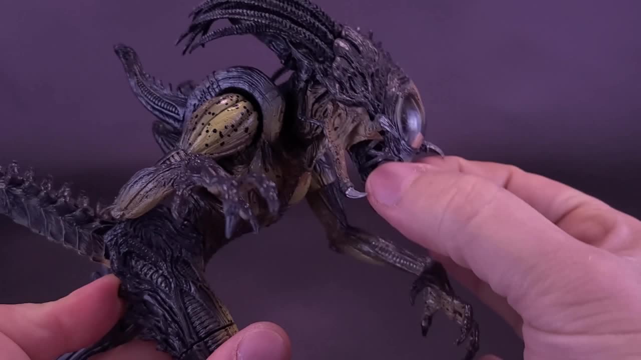 NECA AVPR Alien Vs Predator Requiem Predalien Hybrid Open Mouth Variant Review