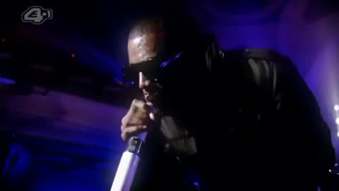 Kanye West - All Falls Down (2007 Vodafone Live Performance)