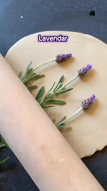 Using different plants to create ceramics 😇