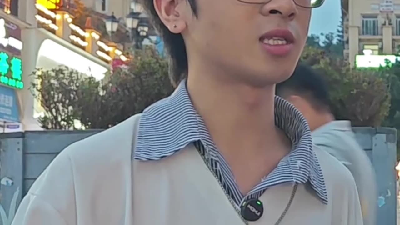 Public Reactions That Caught Us Off Guard 🎤 出乎我们意料的公众反应🎤