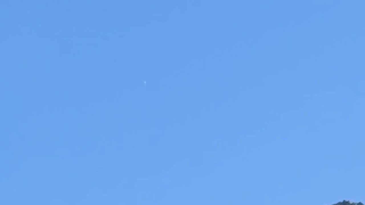 🕰️🔭 HOURGLASS-LOOKING SPACECRAFT SPOTTED: What's Behind This Bizarre Sighting?! | TheTruthAbove