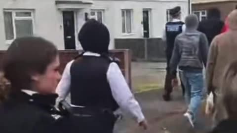 Ohhh West Drayton Again?! The ‘Totally Not a Migrant Hub’ Feeding 2000 People with 3 Meals a Day 😂🚨