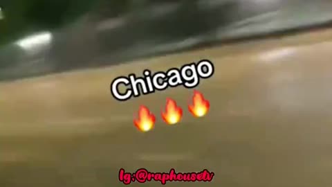 Venezuelan gangs walking through Chicagos O Block shooting guns