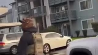 Self-proclaimed ‘immigration attorney’shoves her phone in ICE agent’s face