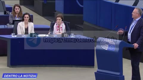 Europarlamentare: von der Leyen ha pianificato sistematicamente la pandemia di COVID-19 nel 2019!