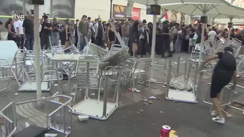Pro Palestine protest smashes windows in Barcelona