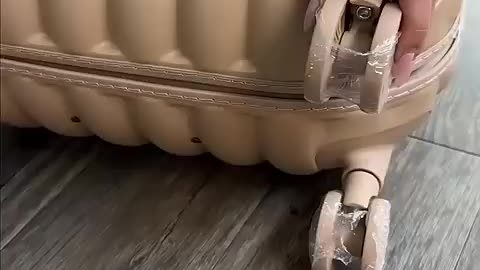Trending: Amazon Travel Finds! OBSESSED with this Amazon suitcase! Artrips Hards