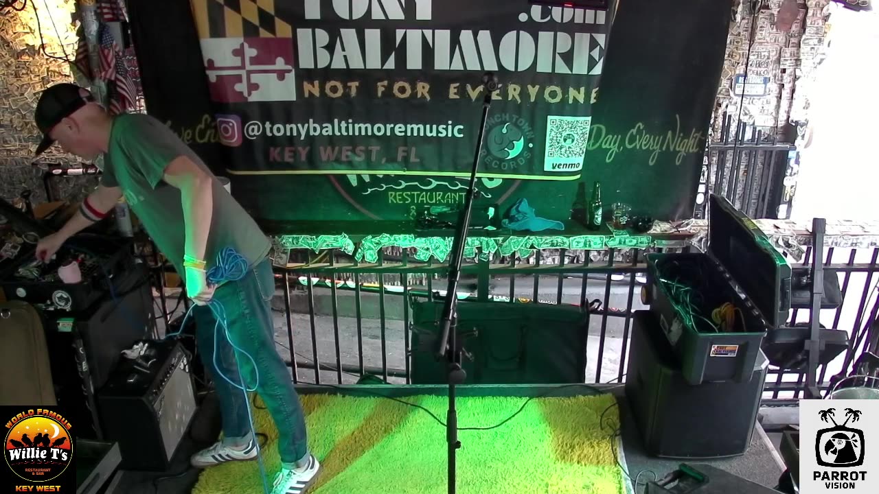 LIVE Music Everyday!