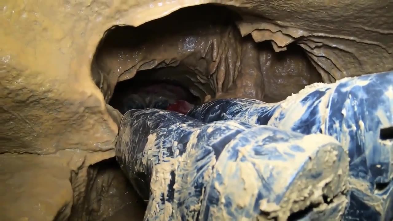 😱👻 Exploring a Cave That Will Give You Anxiety | TheHauntingHour