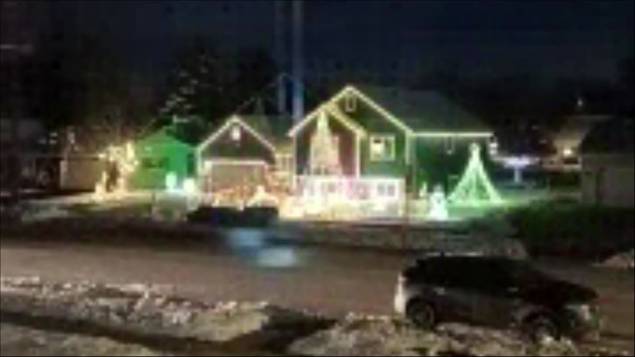 Christmas House live.