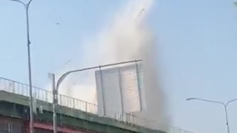 A powerful earthquake with a magnitude of 7.7 struck the area near Mandalay in Myanmar.