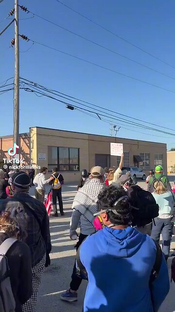 LIBERALS ARE HAVING A MELTDOWN BECAUSE ICE PUT UP A FENCE AT THEIR FACILITY