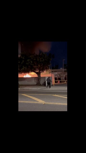 🚨 JUST IN: Arsonists caught on camera setting fires in Santa Monica