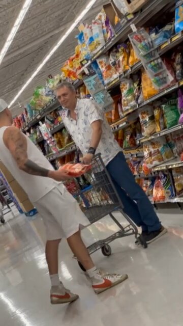 Shoving peoples cart prank