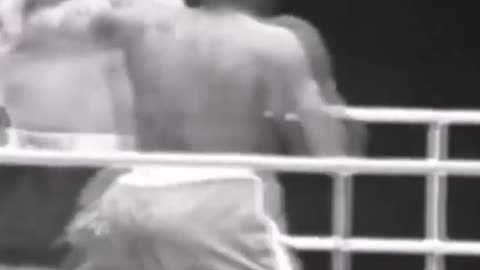 Muhammad Ali vs Henry Cooper