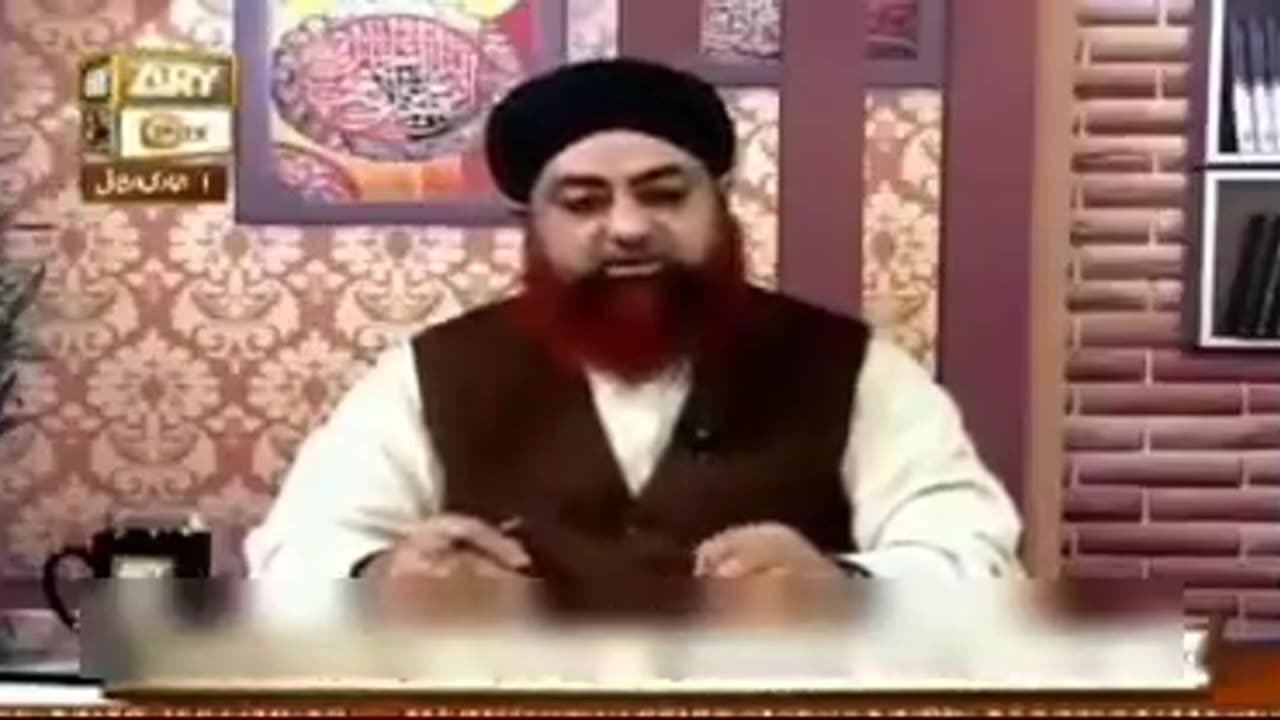 اگرکوئی فرض کی چاروں رکعت میں الحمدکےبعدسورت ملالےتونمازکاکیاحکم ہوگا؟