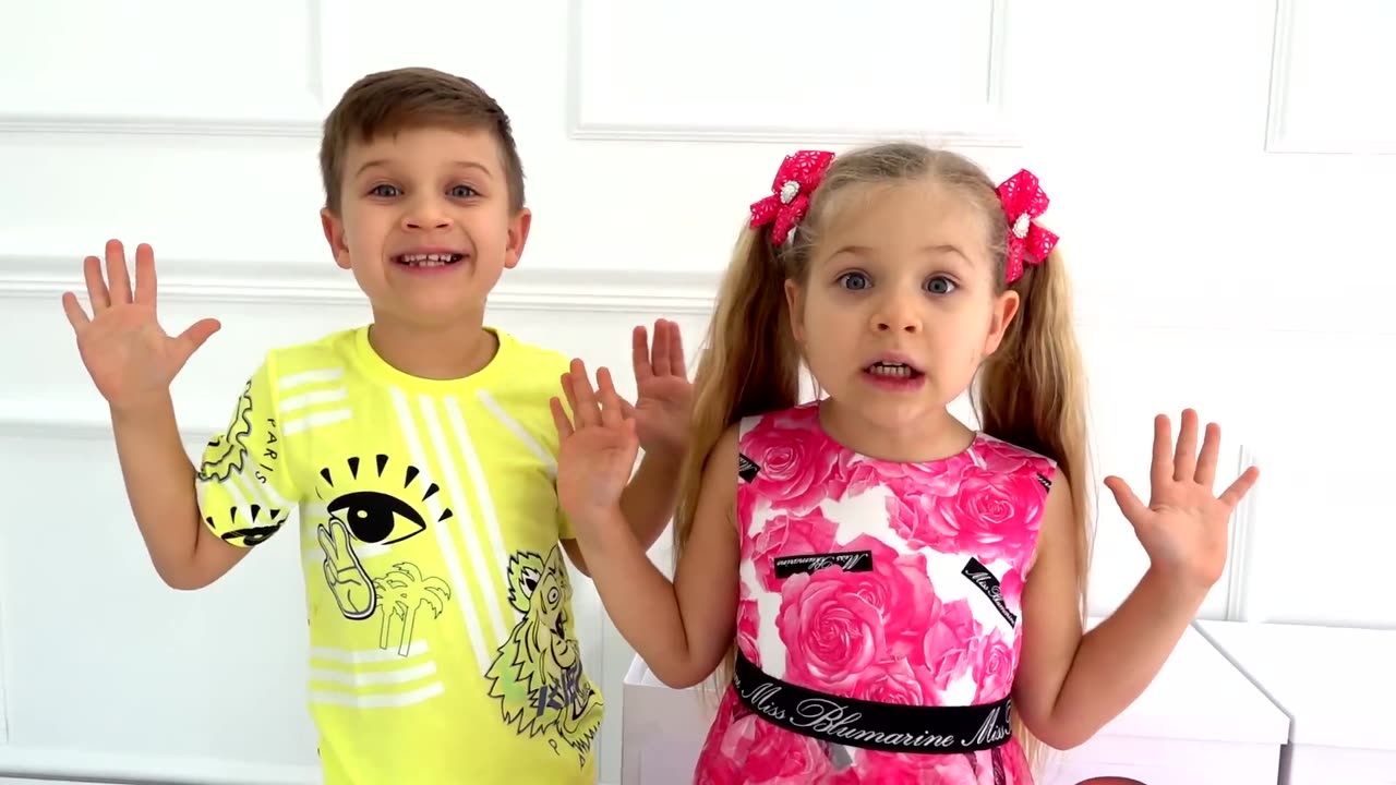 Roma and Diana learn the English Alphabet. ABC song for kids