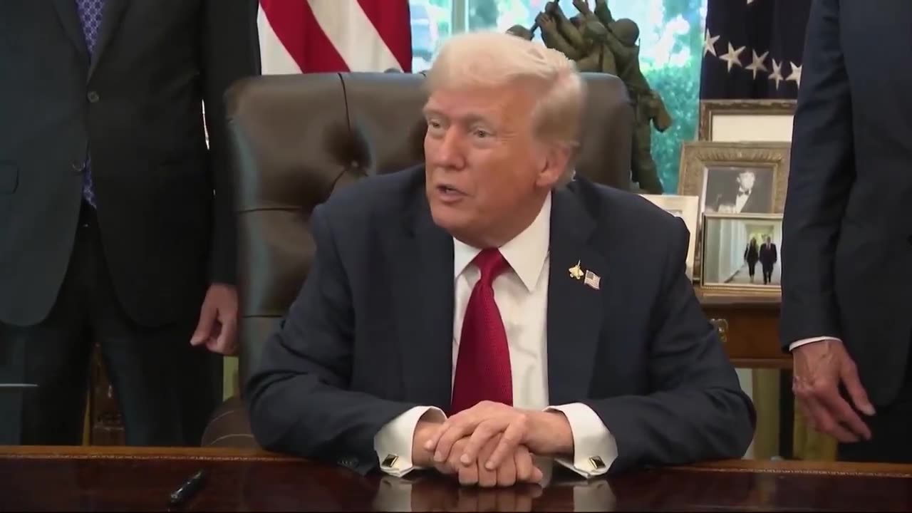 Trump confirma que "Greta Thunberg está local y debería consultar a un especialista"