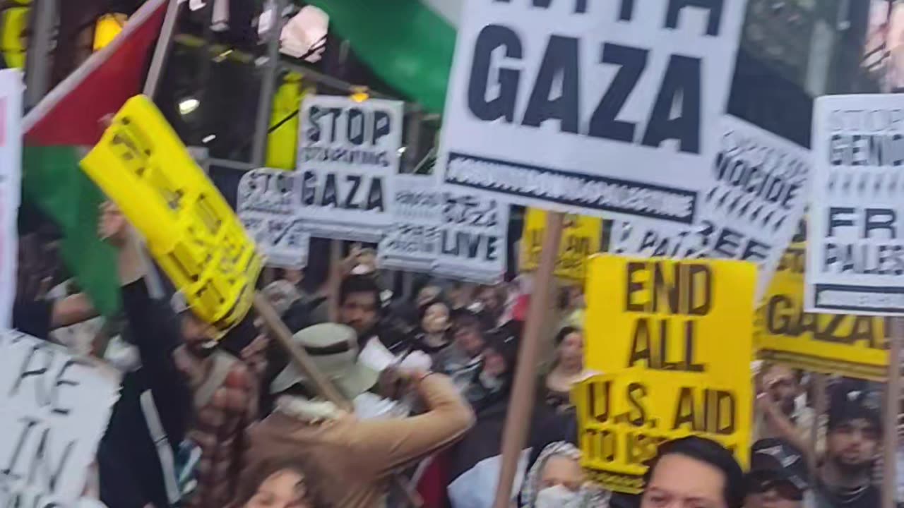 New Yorkers: "ARREST NETANYAHU. STOP THE GENOCIDE."