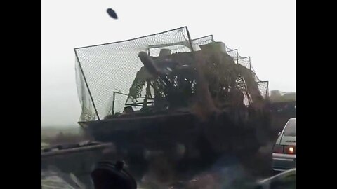 🇷🇺 Vehicles are equipped with substantial anti-drone protection measures