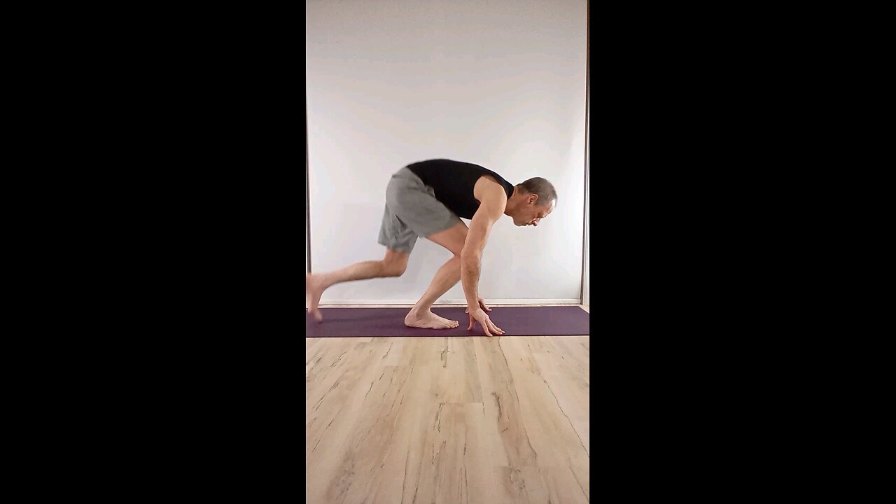 Half splits / ardha hanumanasana