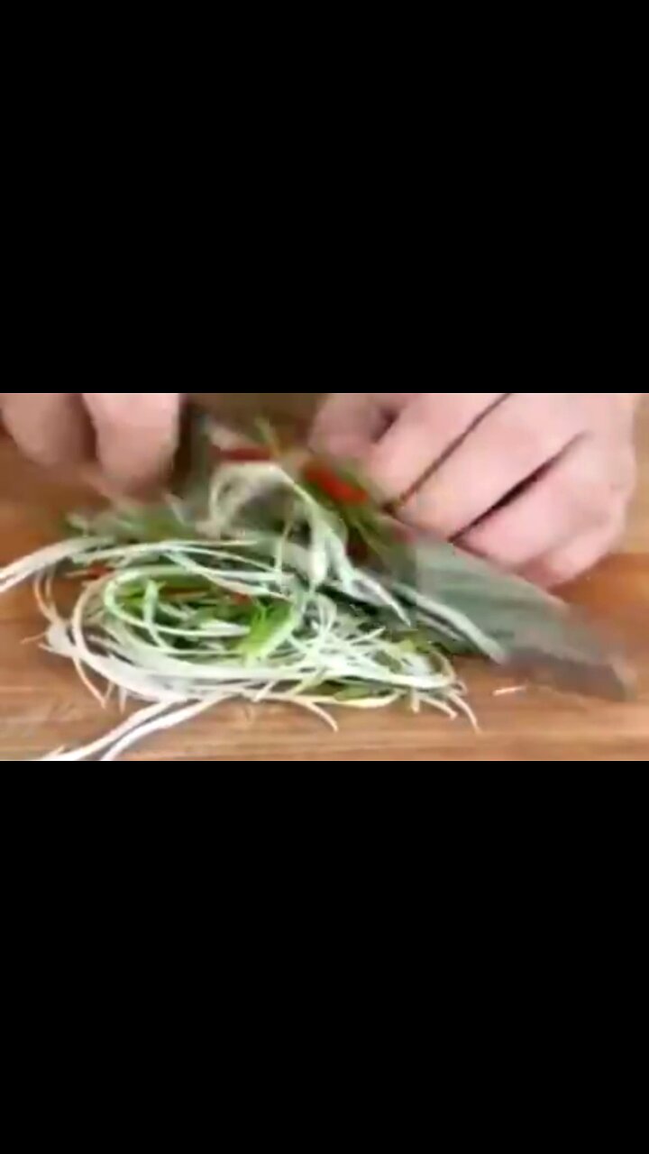 WHAT A SATISFYING CHOPPING VIDEO. AMAZING SKILLS! π²