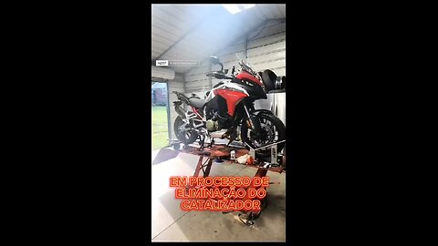 Ducati Multistrada V4S Removendo Catalisador