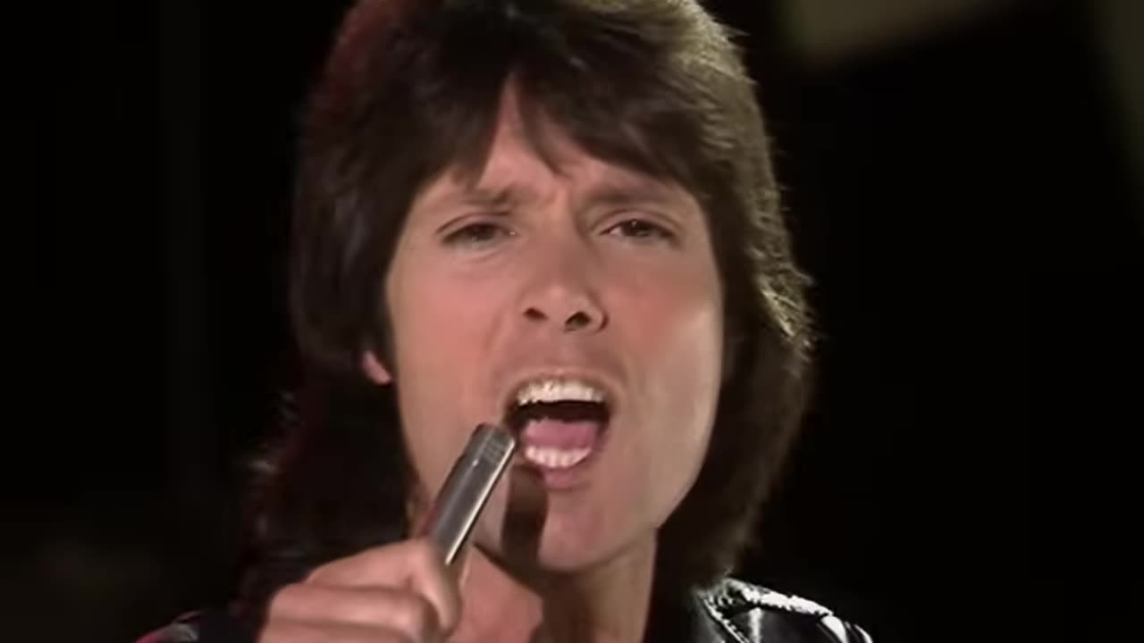 Cliff Richard - We Don't Talk Anymore (Top Of The Pops, 26th July 1979)