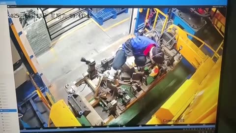 Ukriane war related /combat footage 12/23/2025