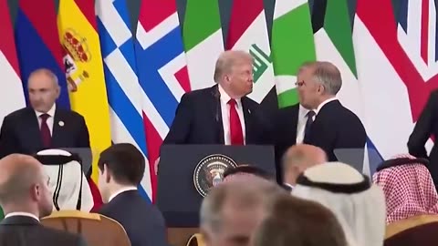 🟢 WATCH: Hot Mic Catches Hilarious Interaction Between Pres. Trump and PM Carney