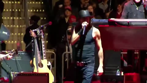 Kid Rock just literally dropped the mic at the Trump rally.