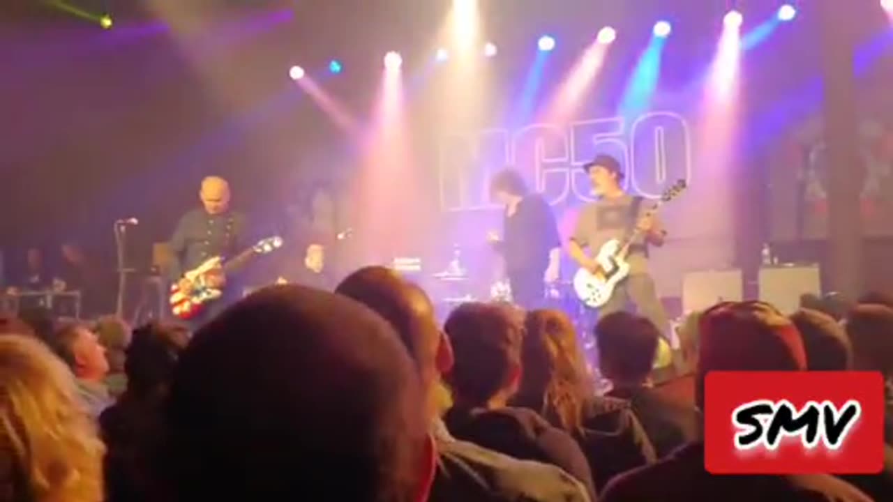 #ShittyMillennialVideos 📱📹🎬 Mc5 🎸 - Come Together 🤗🫂 @ Roseland Theater Portland, OR 10/15/2018