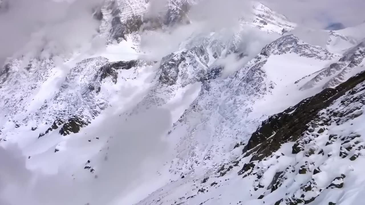 Conquer Mount Everest in 10 Min: Immersive Simulated FPV Journey
