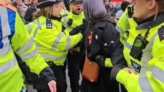 London — Violent pro-Palestine protesters tried to stop the arrest of a suspect