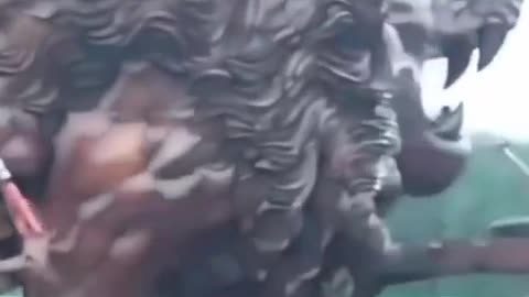 🔨💎 Artist Creates A GIANT Wooden Lion out of a Single Tree! | FeedMyCuriosity