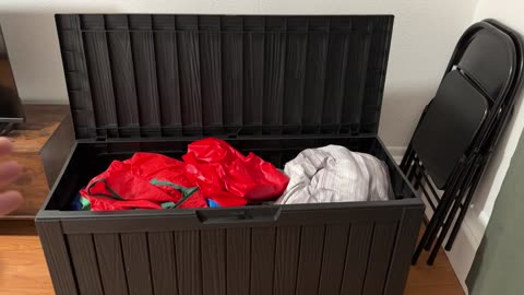 Review YITAHOME 72 Resin Deck Box