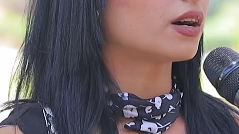 لقاء بنت مع شاب