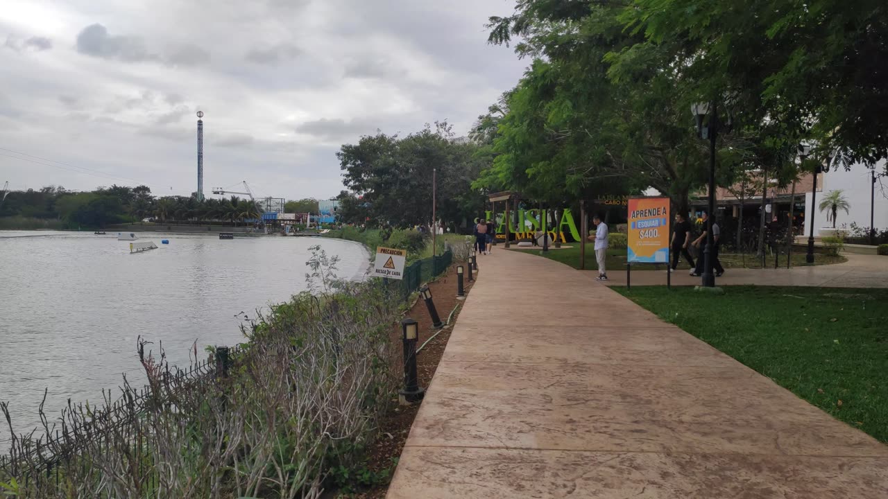 "The Island" Square - Merida - Yucatan - Walk tour - Part 3