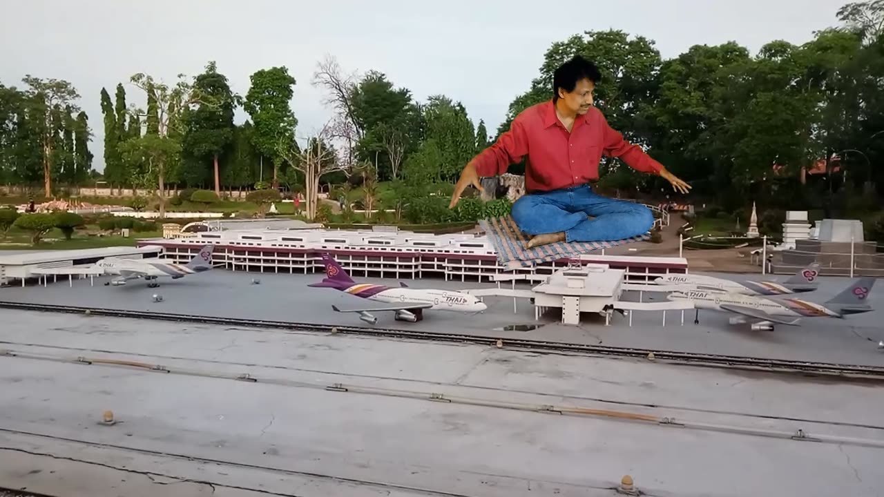 Magic Dekho-42-Flying On Towel-Minisiam