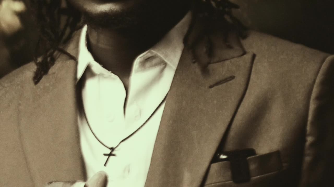 THE KNEES, THE CLOSET, THE CROWN