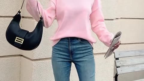 Minimalist Light Pink Ribbed Knit Sweater