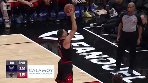 Chicago Bulls - Giddey finds Zach for the easy flush 💪