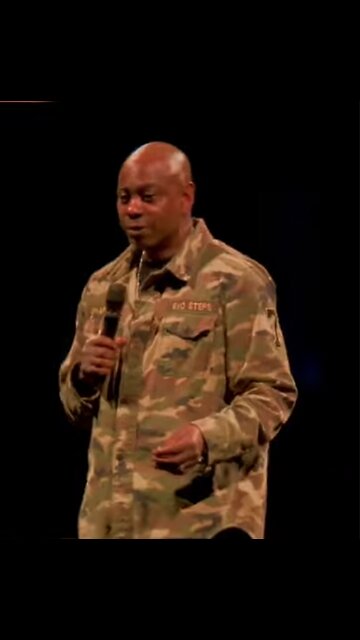 Dave Chappelle - Mic Drop Moment 💥 🎤