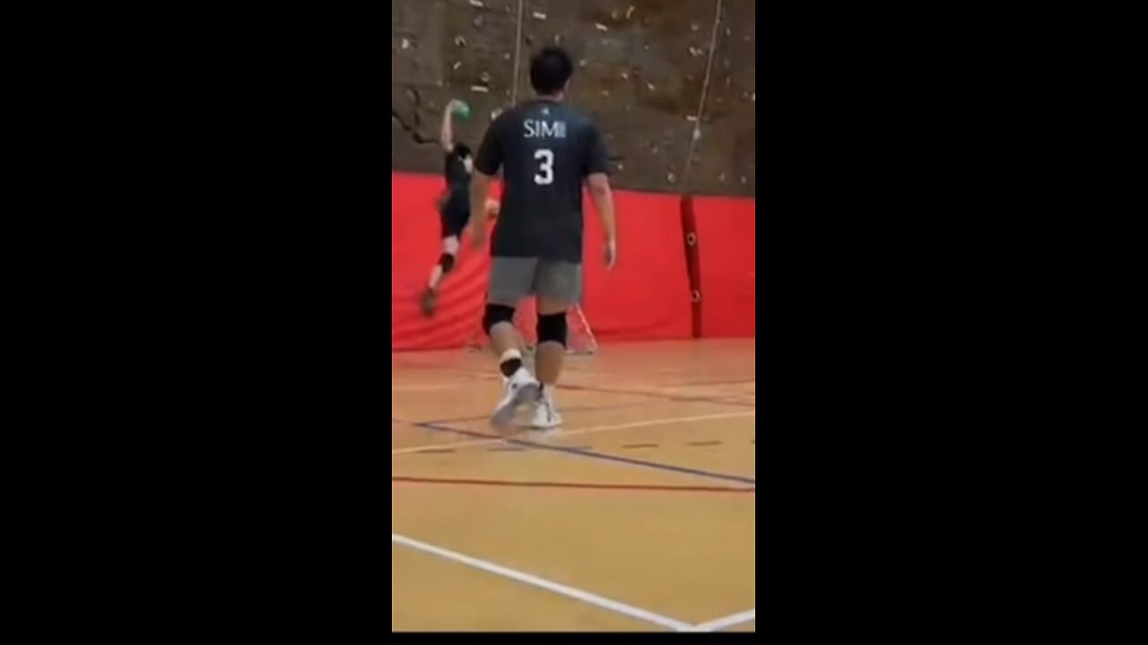 Buzzer beater point 😮💨