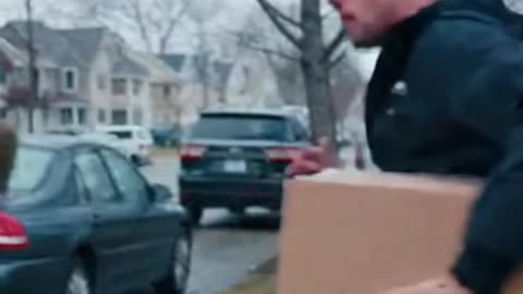 Porch pirate thought it was sweet… until the door flew open and she yelled “GET HIM!” 🏃‍♂️🐕🐕