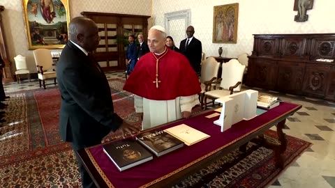 Pope Leo meets South Africa's President Ramaphosa at the Vatican