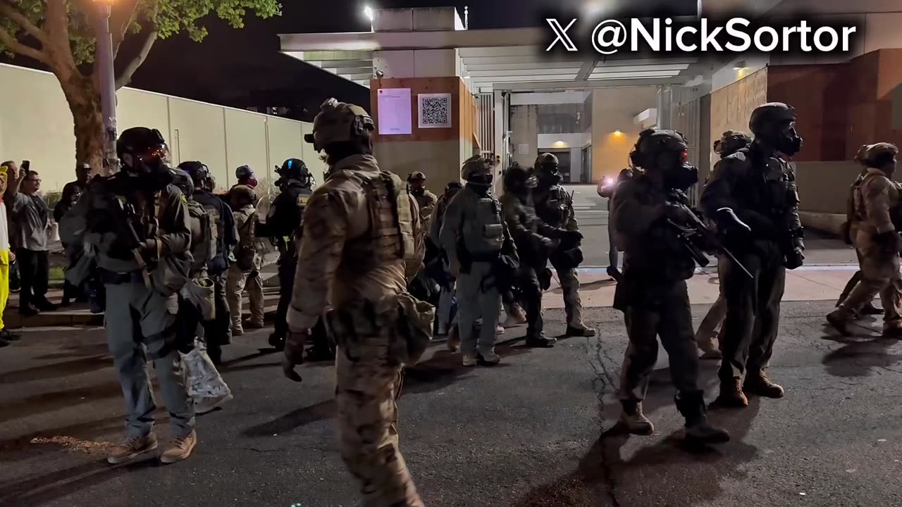 🚨 FAFO ALERT: A degenerate leftist just jumped onto federal property at the Portland ICE facility and CHALLENGED agents to “do something about it”