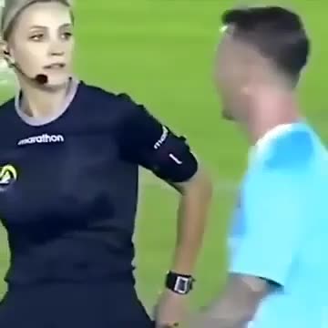 femel referee When Football Gets Funny 🤣