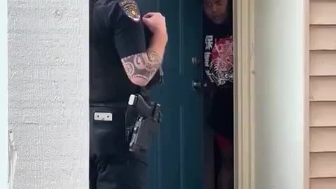 Police confront neighbor about stealing packages, denies it despite being on camera, tenant evicted